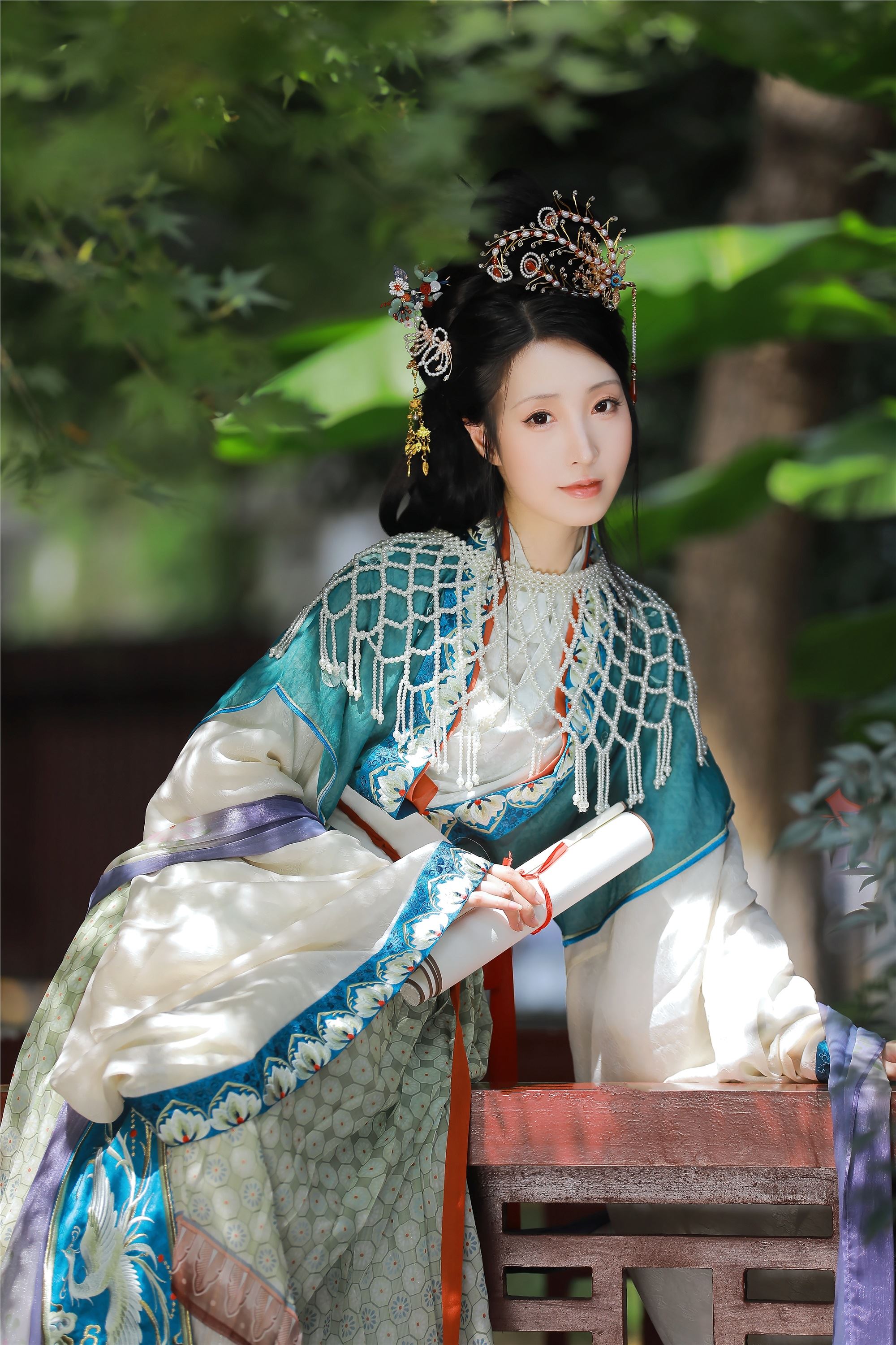 YITUYU艺图语 2025.01.30 秋风起 李猜